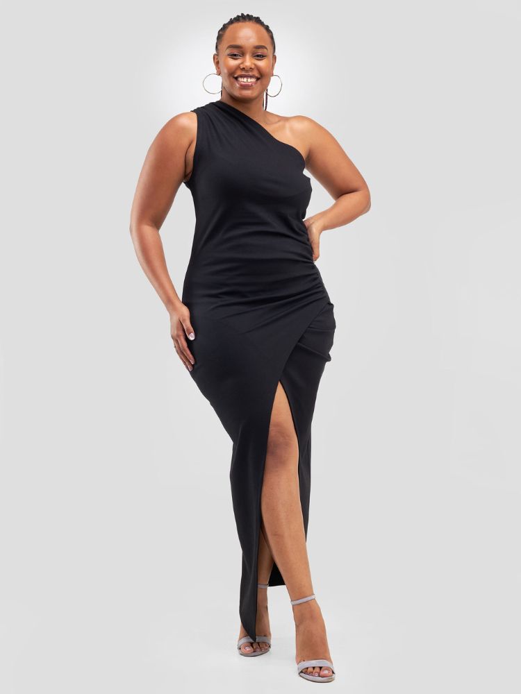 This black sexy maxi dress features an alluring one-shoulder design, a front side slit, and gathered side seam